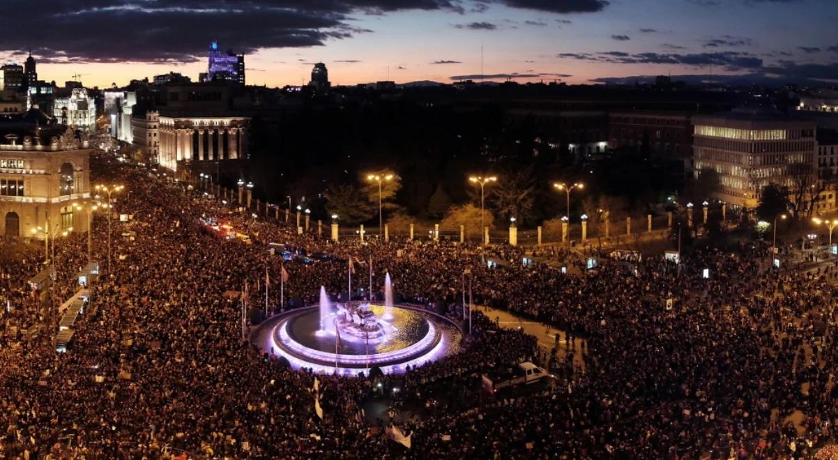 Hiszpania: blisko 6 mln osób uczestniczyło w protestach w obronie praw kobiet