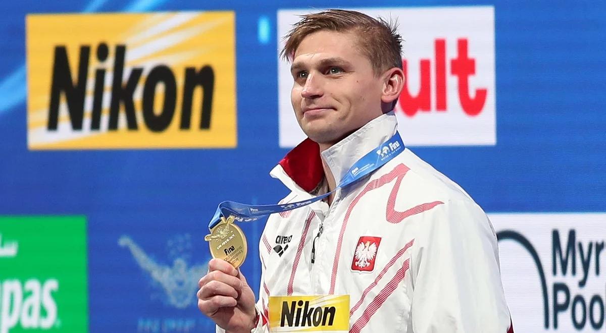 MŚ w pływaniu: Radosław Kawęcki uradowany po "złotym" finiszu.  "Nadal mam ciarki, jak go oglądam"
