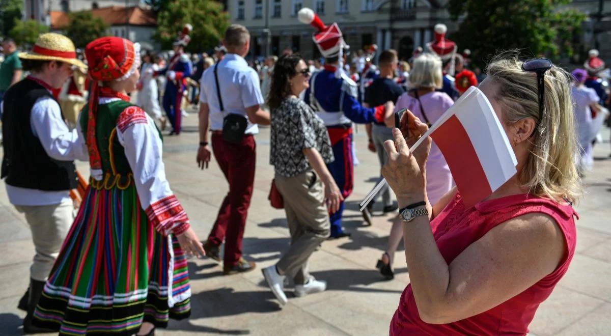 Od lekcji historii po naukę zumby. Tak świętowano w całej Polsce