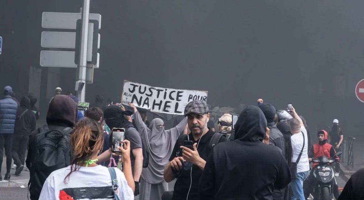 Po zamieszkach we Francji. Dr Repetowicz: problemem jest społeczny separatyzm środowisk islamskich