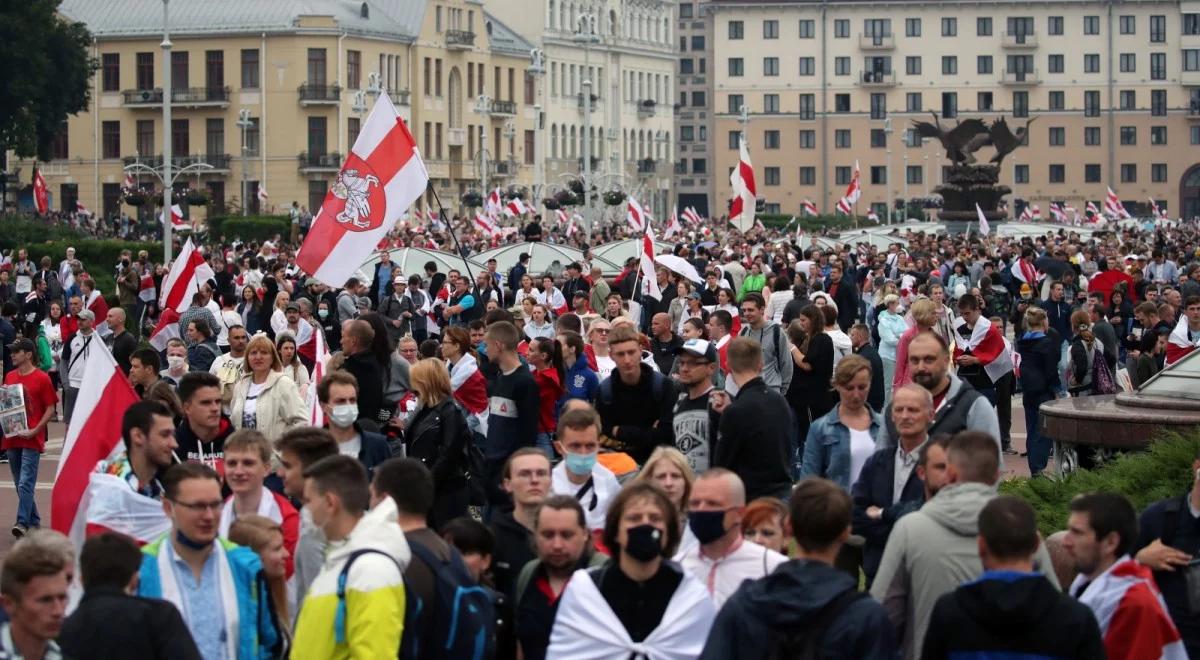 Kolejny dzień protestów w Mińsku. Ponad 100 tys. ludzi szło w Wielkim Marszu Białorusi