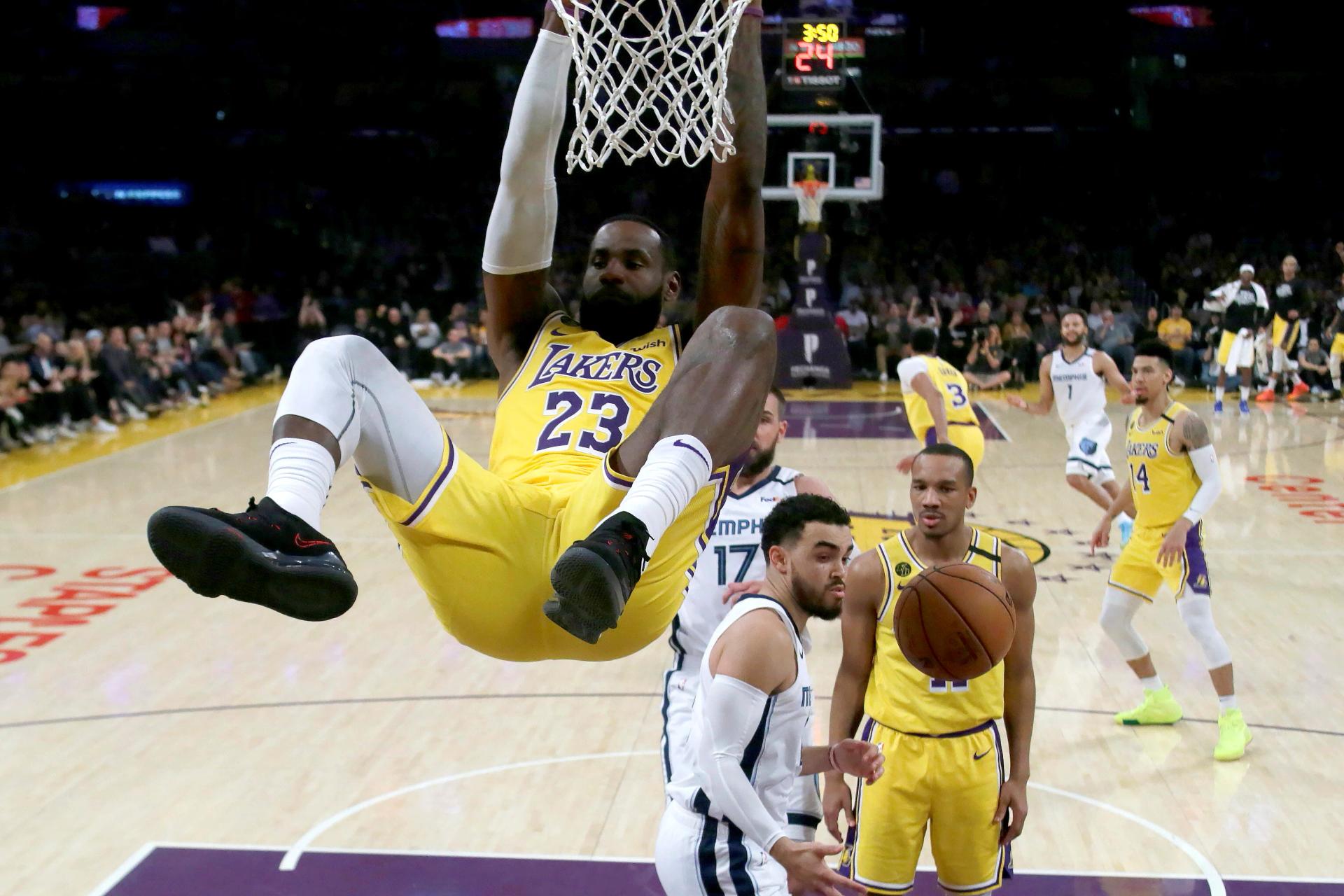 NBA. Lakers umocnili się na prowadzeniu, Paul bohaterem Thunder