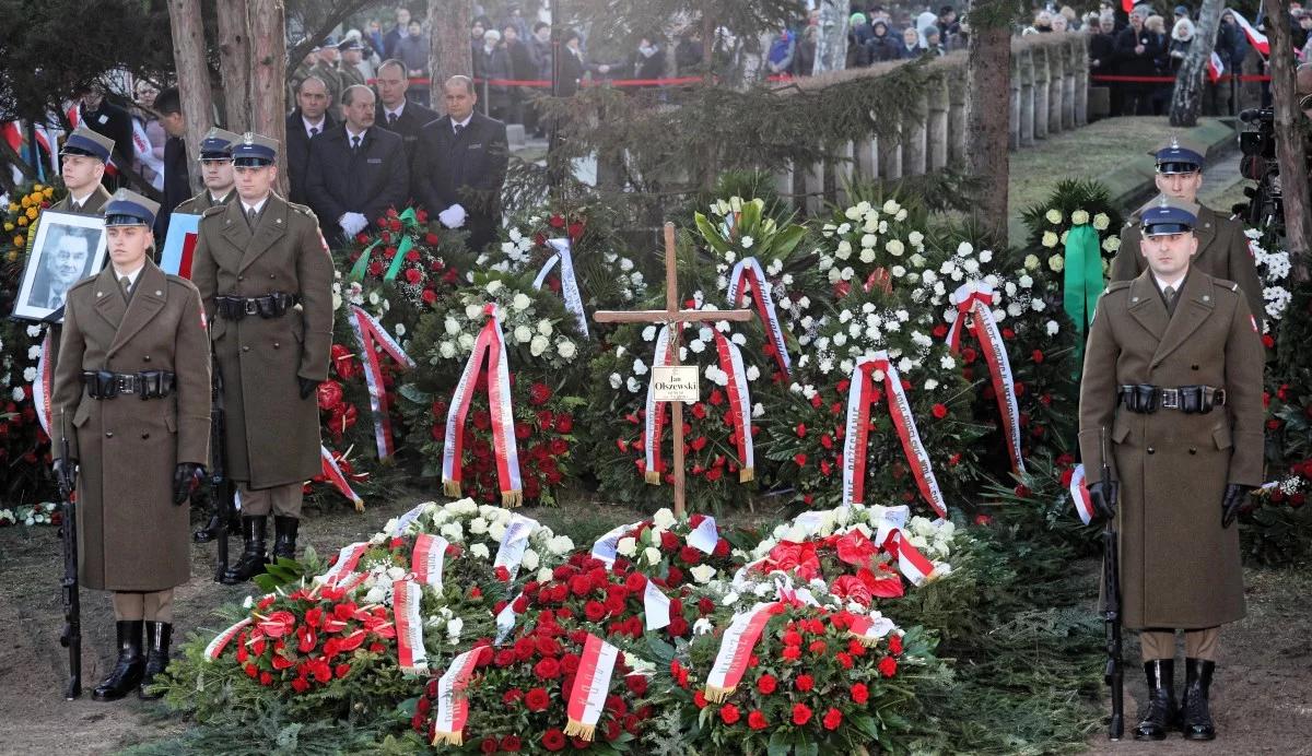 Jan Olszewski spoczął na Powązkach. "Odszedł wielki człowiek"