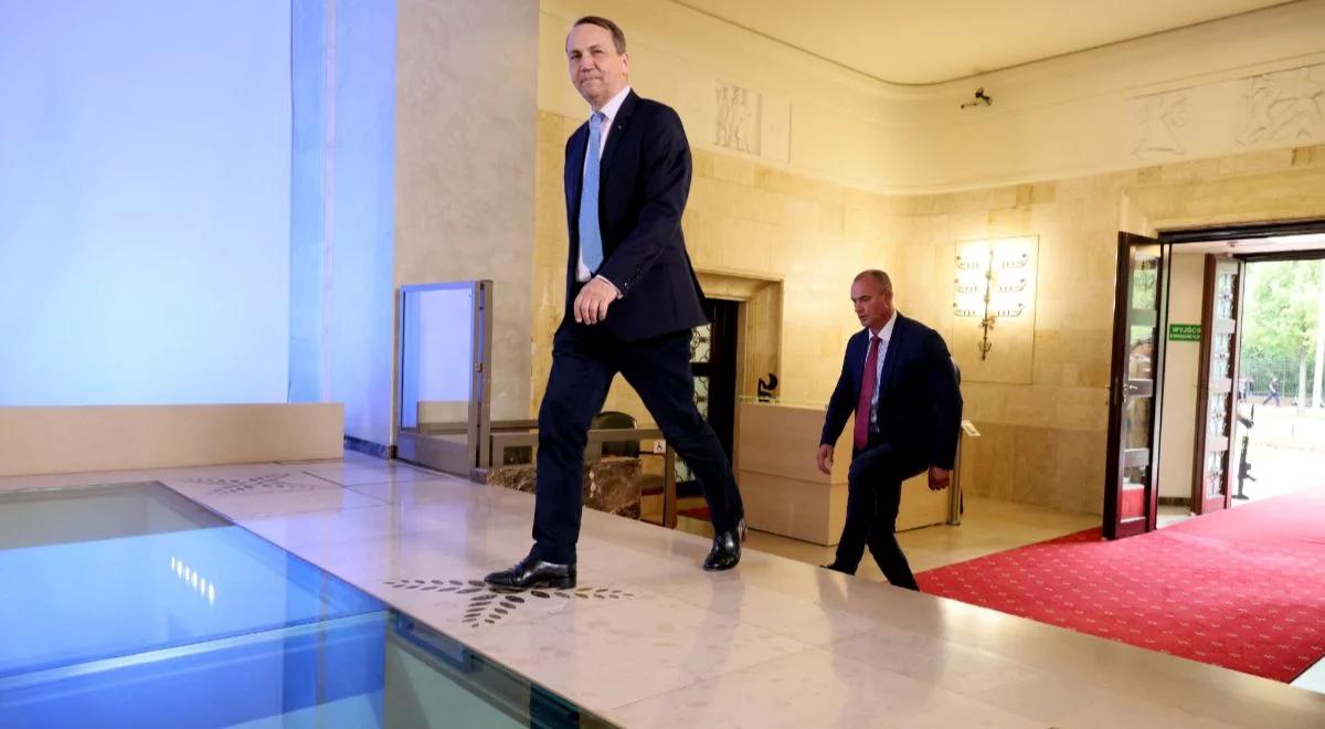 "Nie jesteśmy pasażerem na gapę". Sikorski chce promować Unię Europejską w USA