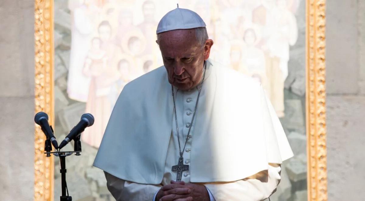 "Życie trwa i będzie szło zawsze naprzód". Papież modlił się o ustanie pandemii