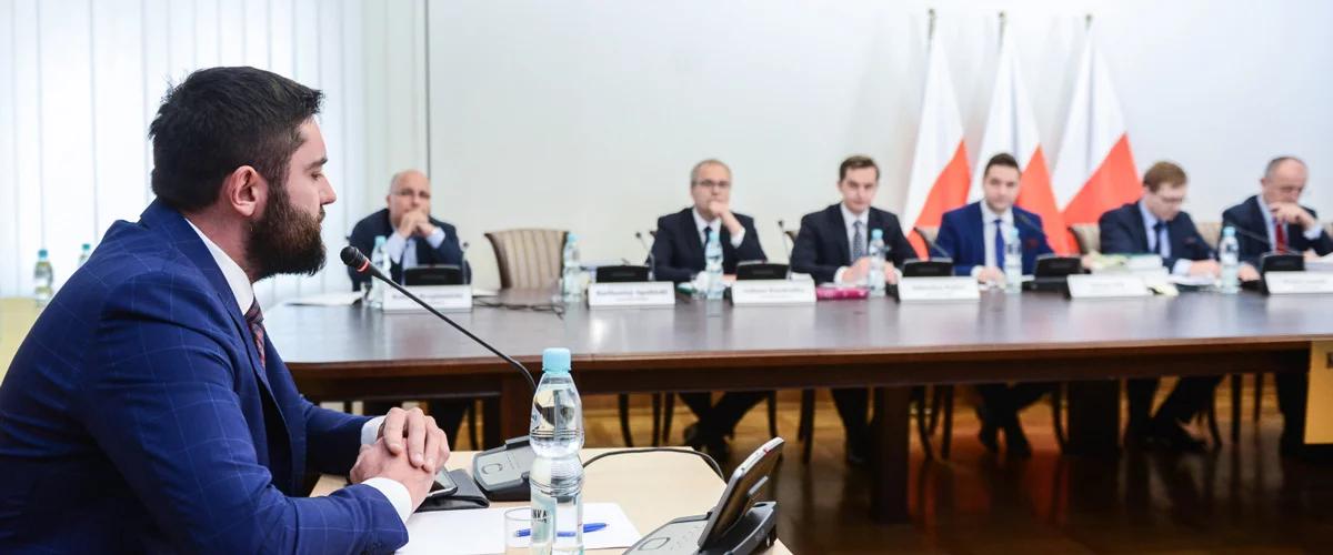 Komisja Weryfikacyjna. Dwie rozprawy, wraca sprawa Chmielnej 70
