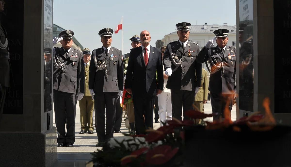 73. rocznica Powstania Warszawskiego. Szef MON: ta ofiara nie może pójść na marne