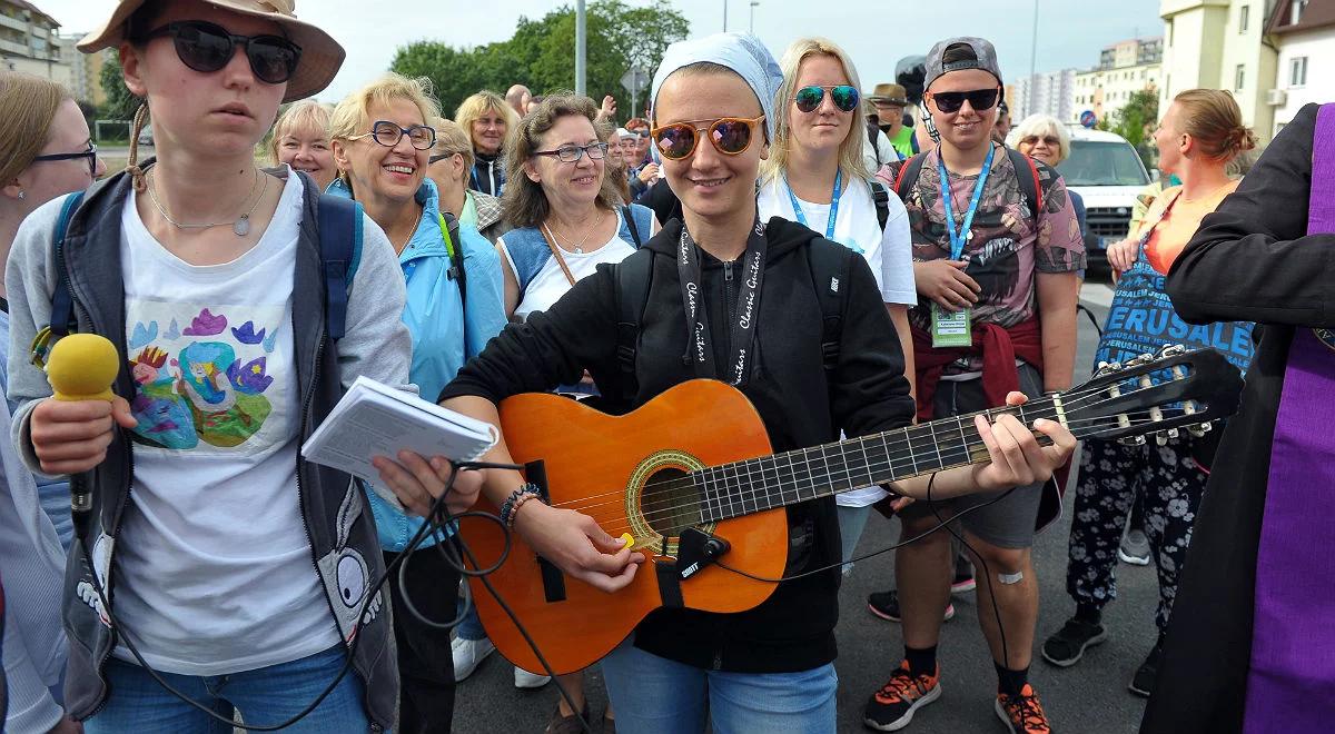 Pielgrzymkowy fenomen. Tysiące w drodze na Jasną Górę