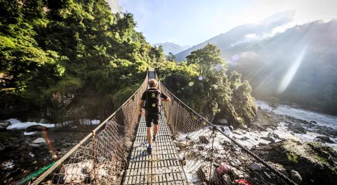 Andrzej Bargiel już w bazie pod Manaslu