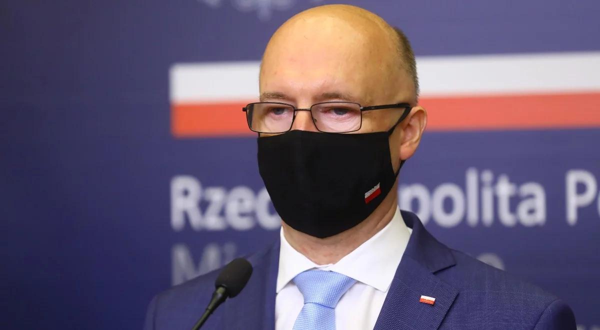 "Nie ma powodów, by Polska nie dostała pieniędzy z UE". Wiceszef MSZ o debacie w PE