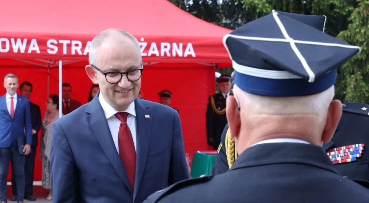 "Jesteście bohaterami lokalnych społeczności". Wiceminister Poboży do strażaków w Węgorzewie i Mrągowie