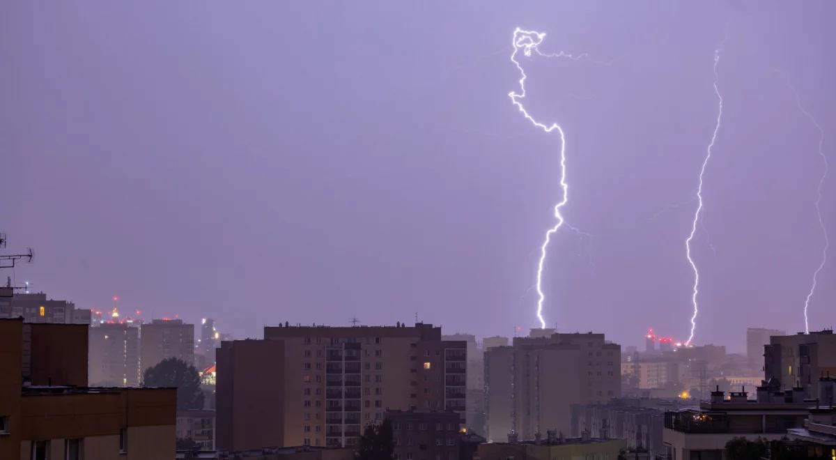 Burze nad Polską. IMGW wydał ostrzeżenia. "Może być niebezpiecznie"