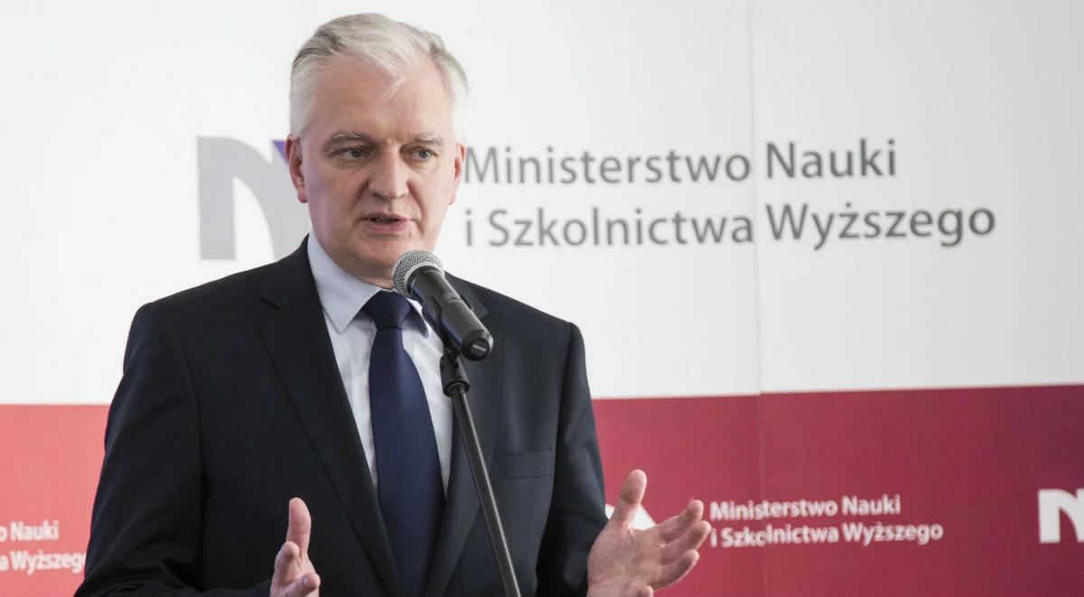 Gowin: obniżenie wieku emerytalnego może warto przełożyć na jesień 2018 r.