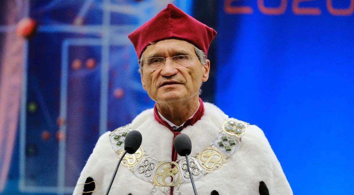 "Moje odejście wpisałoby się w narrację polityczną". Zaskakujące tłumaczenie rektora WUM