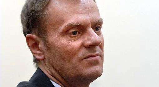 Premier Tusk mówił rodzinom ofiar o "wzorowym śledztwie" Rosjan?