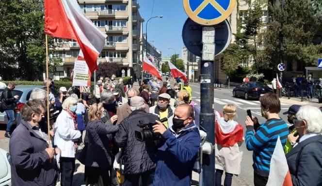 "Chcemy wyborów w konstytucyjnym terminie". Jest petycja do Tomasza Grodzkiego