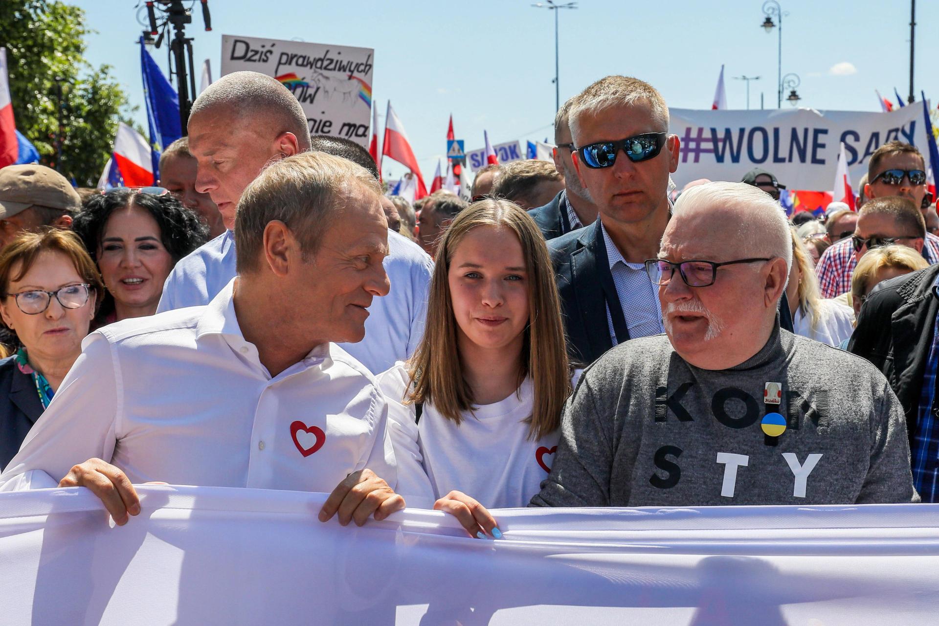 Miał być "historyczny", a nic nie zmienił. Opozycja niezadowolona z sondaży po marszu 4 czerwca