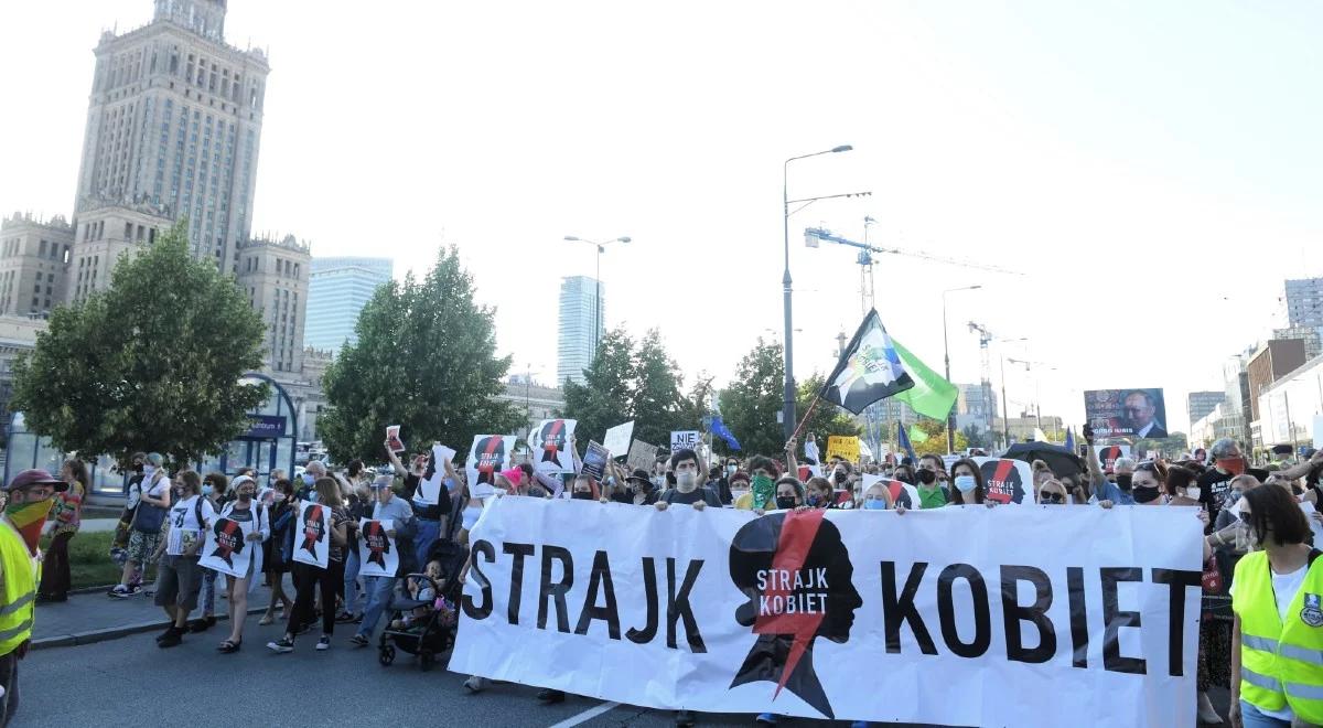 "Chcesz uderzyć kobietę? Przyjedź do Polski". Skandaliczny wpis dziennikarza Politico