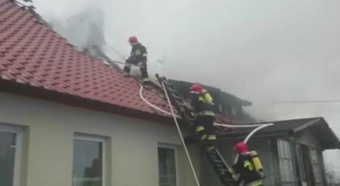 Tragiczny pożar domu pod Kętrzynem. Zginęły trzy osoby, w tym dziecko