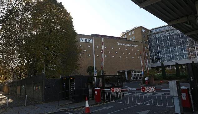 Skandal goni skandal. Kolejne dymisje w BBC 