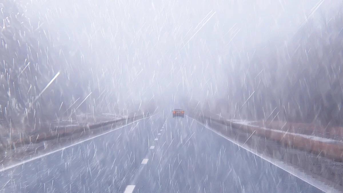 Pochmurnie, możliwy deszcz ze śniegiem. Pogoda na niedzielę