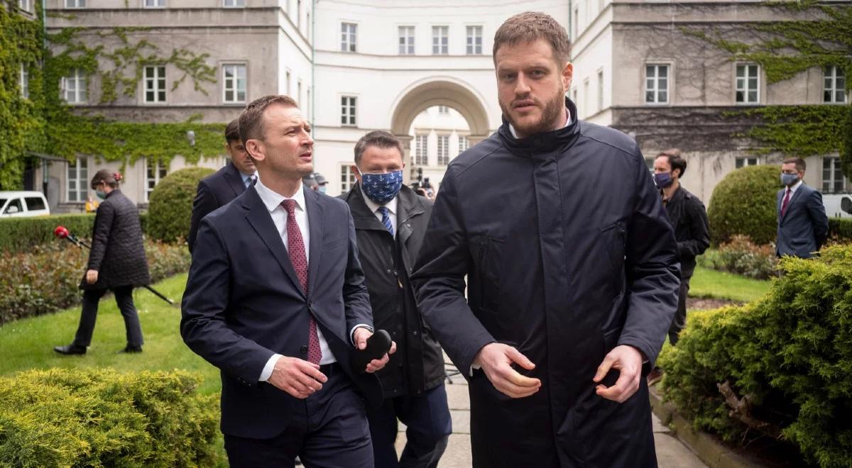 "Posłowie PO szukali awantury". Łukasz Schreiber o sporze na konferencji prasowej MZ