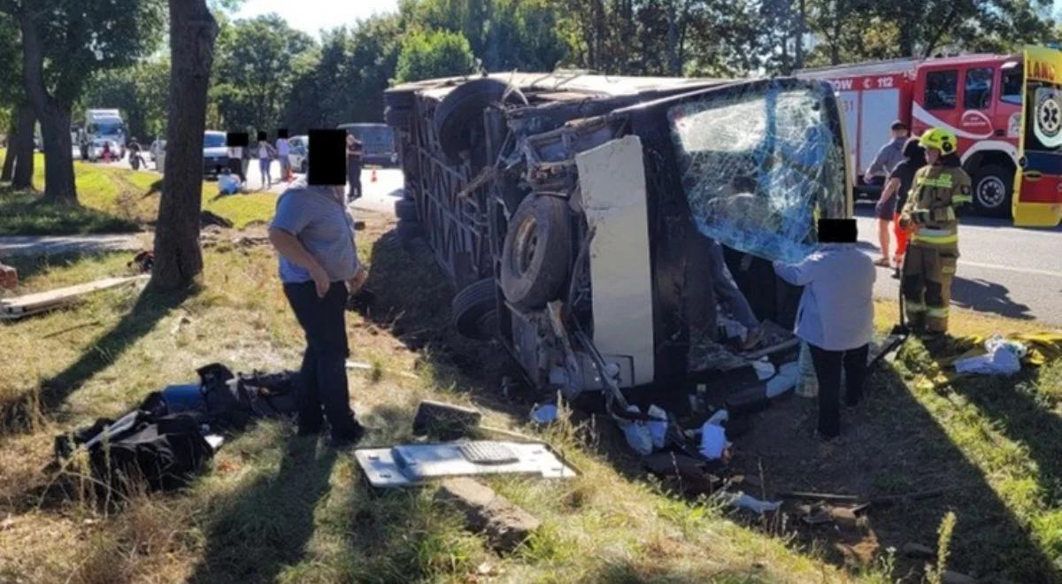 Poważny wypadek autokaru w Mazowieckiem. Kilkadziesiąt osób poszkodowanych