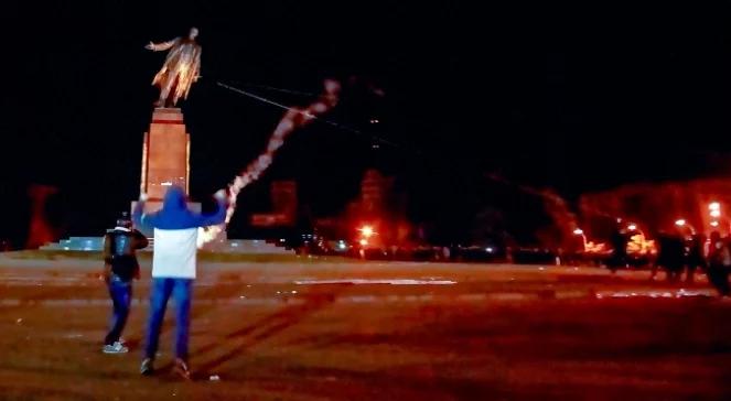 Runął pomnik Lenina w Charkowie. "Czekaliśmy na to 20 lat"