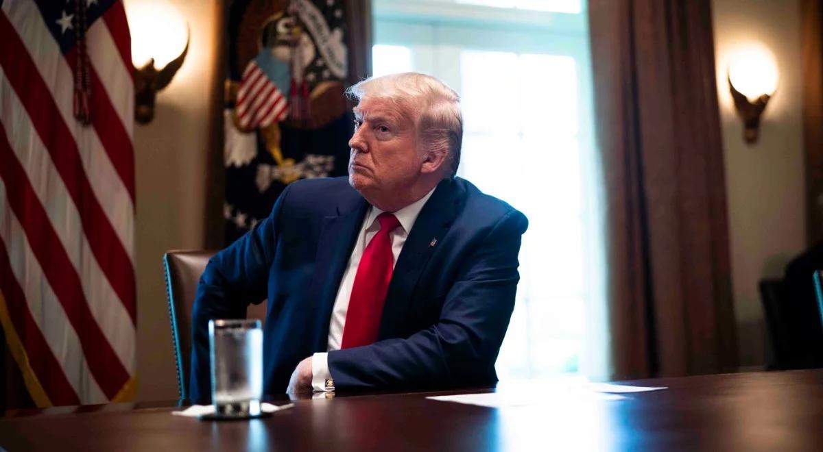 Amerykanie walczą z koronawirusem. Donald Trump zaleca noszenie maseczek
