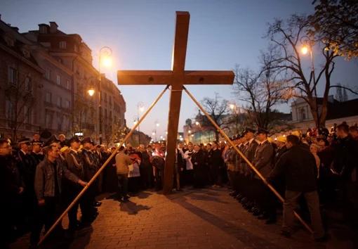 Wielkopiątkowa droga krzyżowa w Warszawie