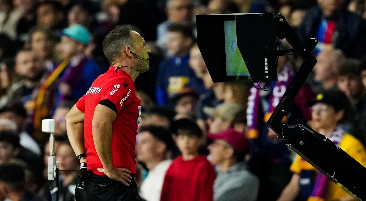 Premier League. VAR jest przereklamowany? Kluby elity planują głosowanie