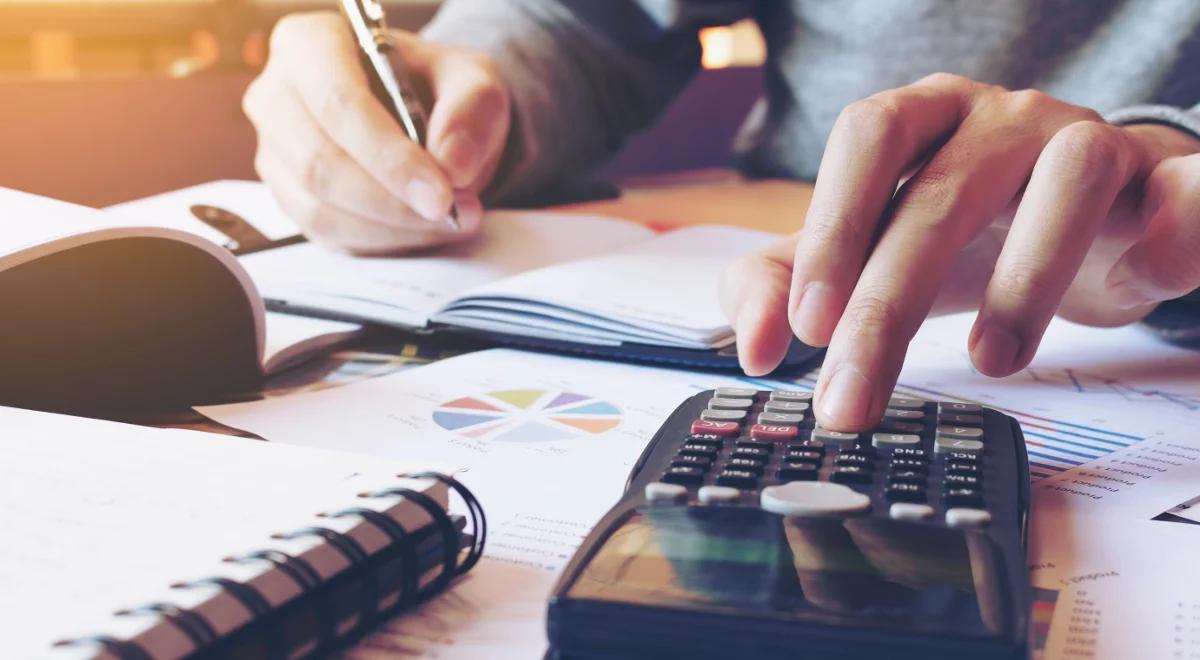 Tarcza finansowa. Zobacz, jakie warunki trzeba spełnić, by skorzystać z państwowej pomocy