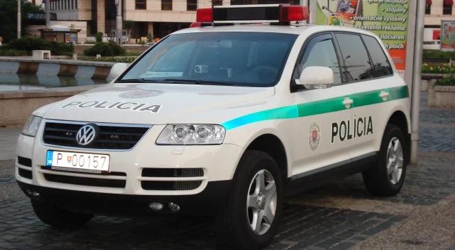 Wypadek polskiej ciężarówki na Słowacji. Kierowca wiózł 23 imigrantów z Syrii