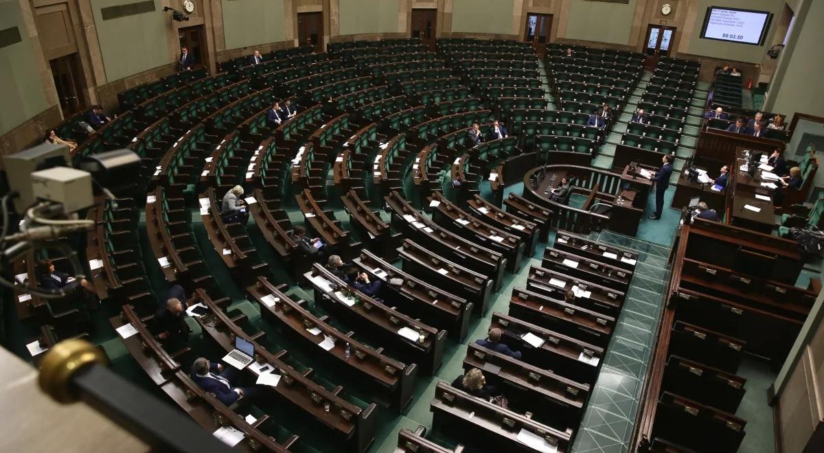 Trzeci dzień posiedzenia Sejmu. Posłowie zajmą się m.in. zakazem propagowania komunizmu