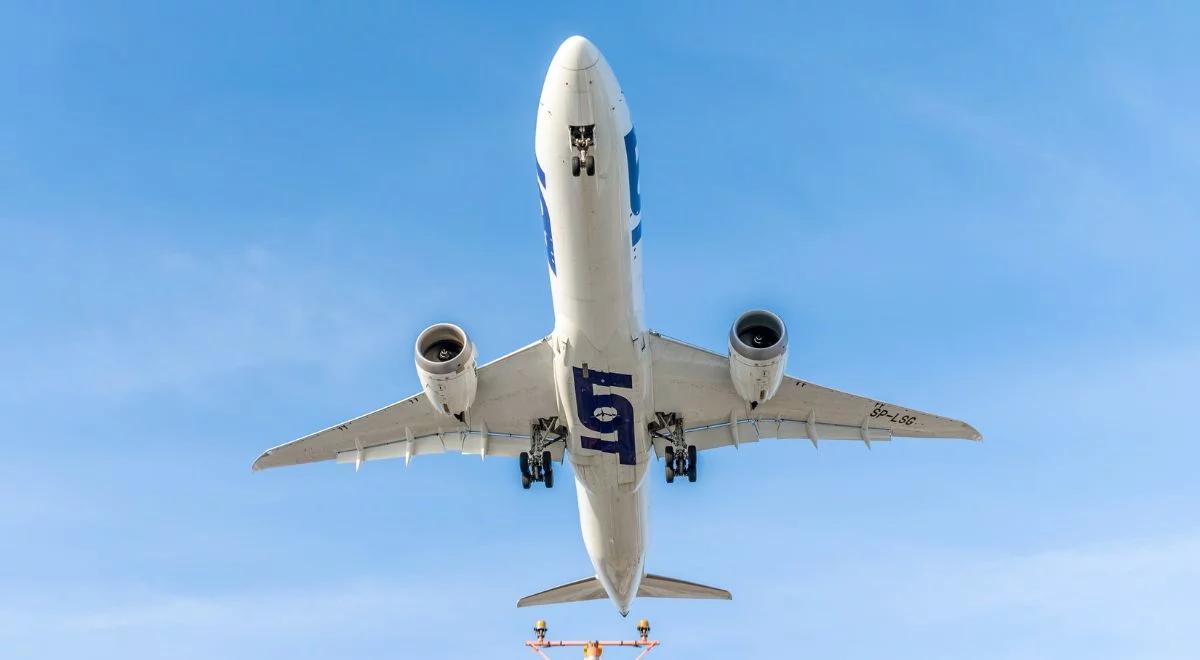 Kolejny Dreamliner zawrócony do Warszawy. "Obsługa podejmie próbę naprawy samolotu"
