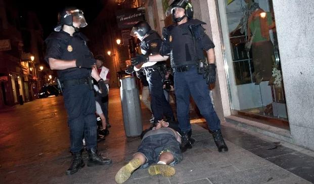"Oburzeni" usunięci z Puerta del Sol. Wrócą