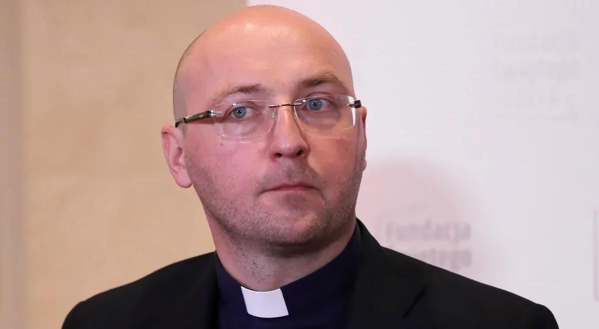 "Kościół - powoli, nie bez oporów - staje po stronie osób skrzywdzonych". Ks. Studnicki o walce z pedofilią