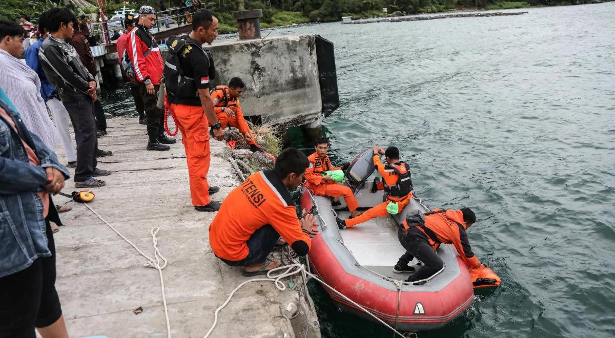 Indonezja: zatonął prom z pasażerami. Trwają poszukiwania 128 osób