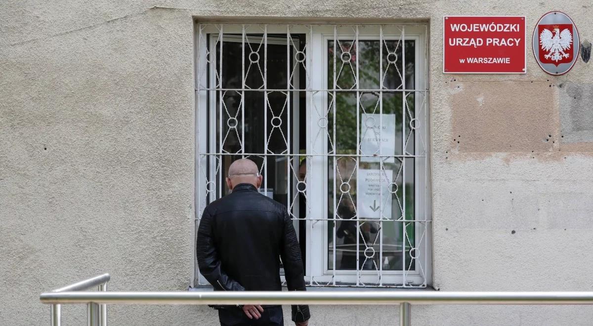 Dodatkowe pieniądze dla bezrobotnych już w maju? Łukasz Schreiber wyjaśnia
