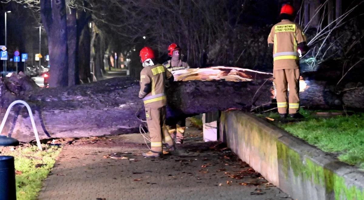 Wichury nad Polską. Ponad 1600 wezwań straży, tysiące osób bez prądu