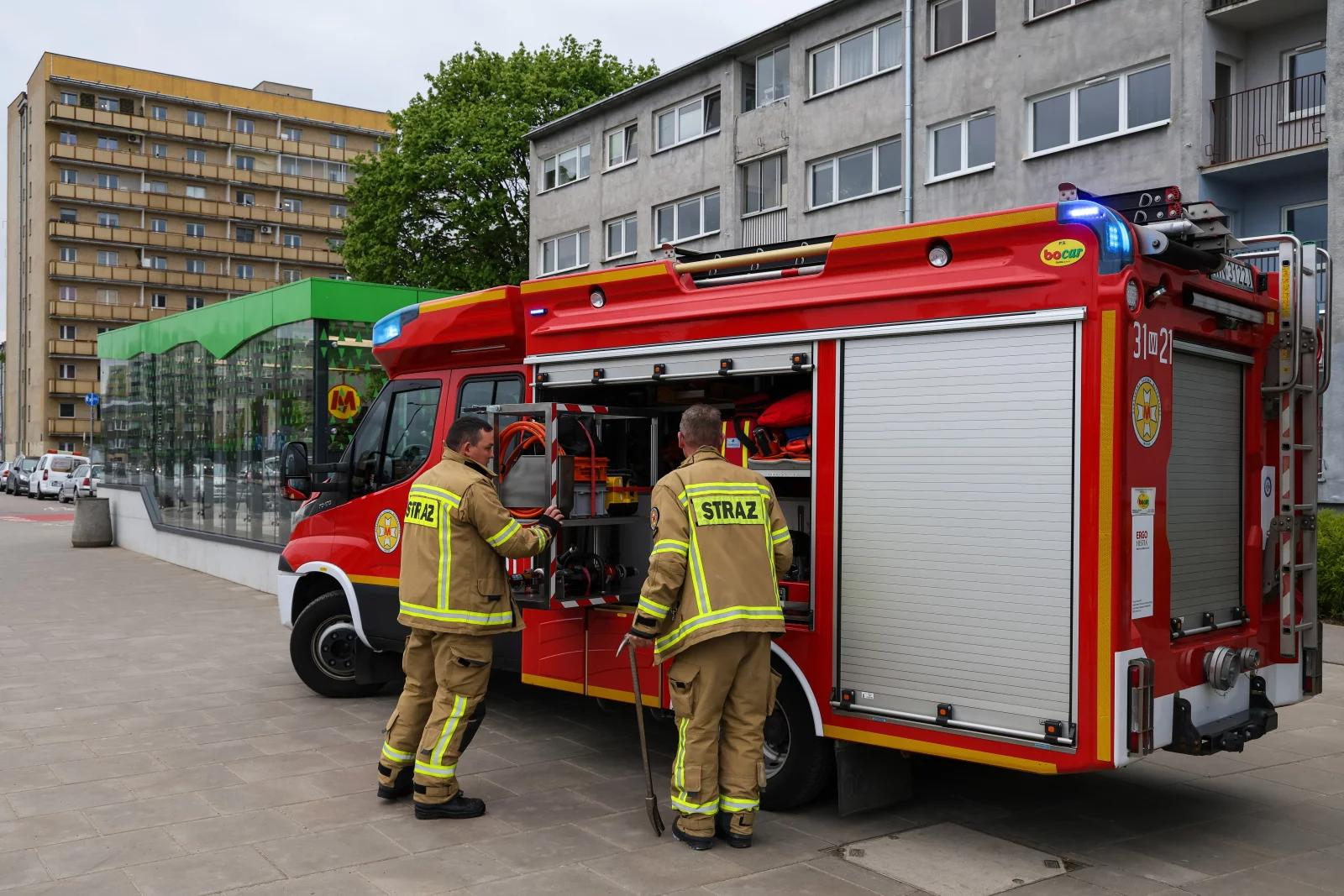 Pożar w warszawskim metrze. Ewakuacja pasażerów i duże utrudnienia