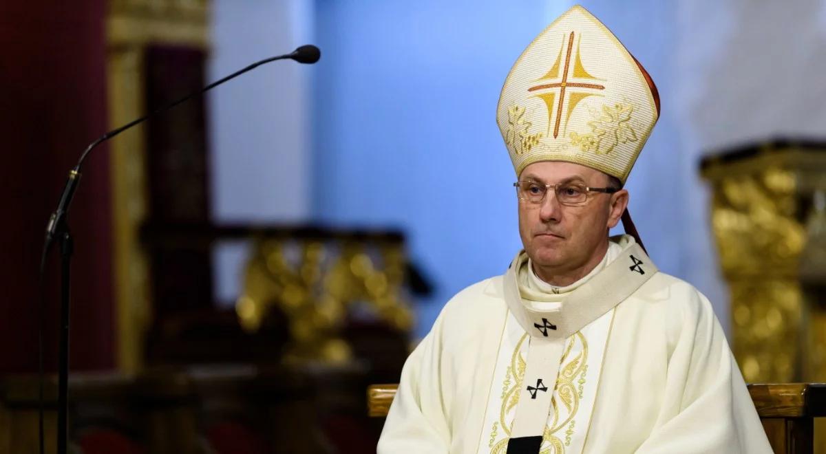"Niech Jego obecność zrodzi w nas nadzieję". Prymas Polski pokazuje szczególne znaczenia Wielkanocy