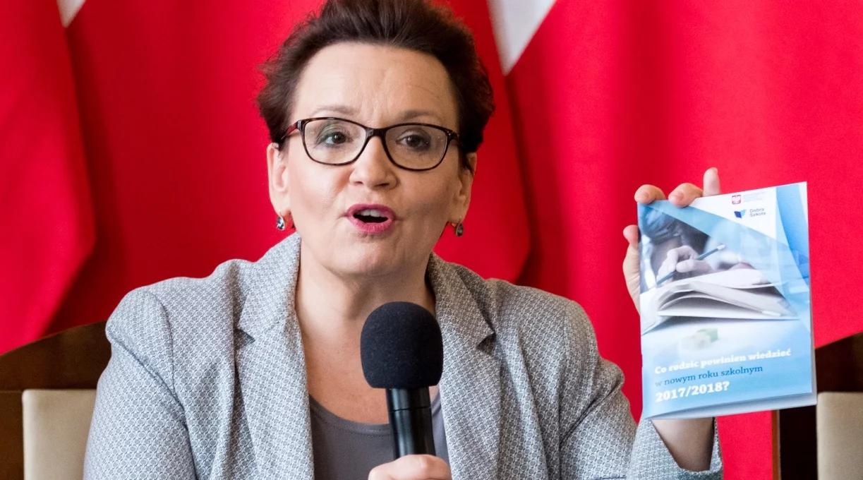 Anna Zalewska zapewnia po raz kolejny: nauczyciele nie stracą pracy, będą dodatkowe etaty