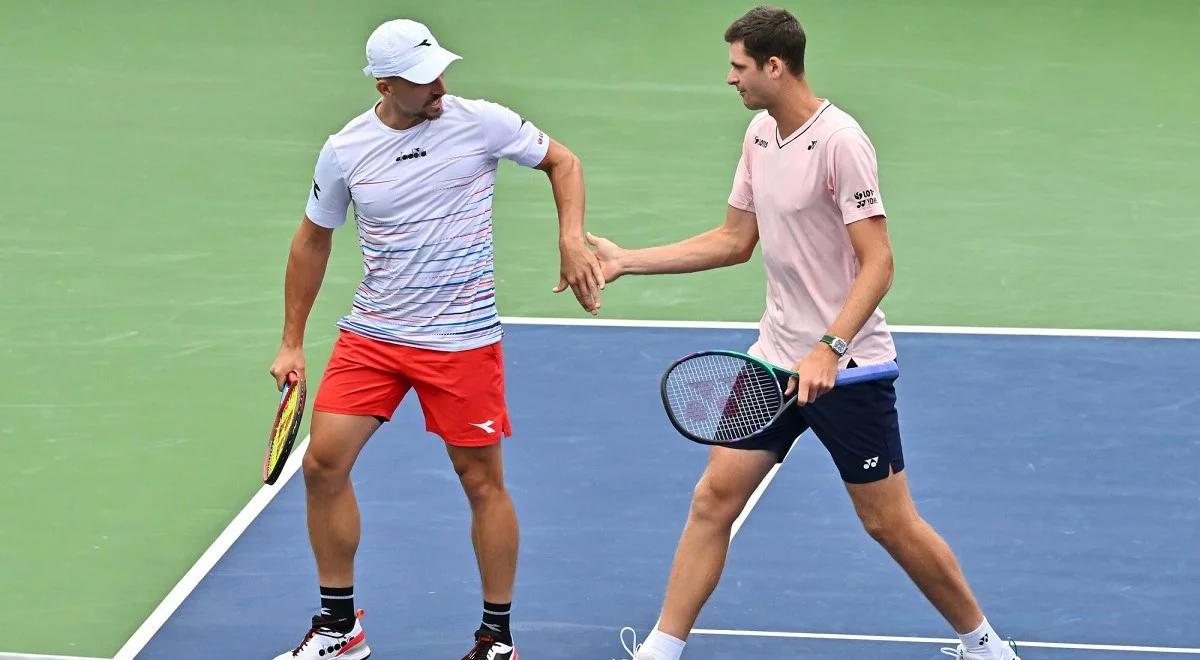 ATP Astana: Hubert Hurkacz i Jan Zieliński awansowali do ćwierćfinału debla