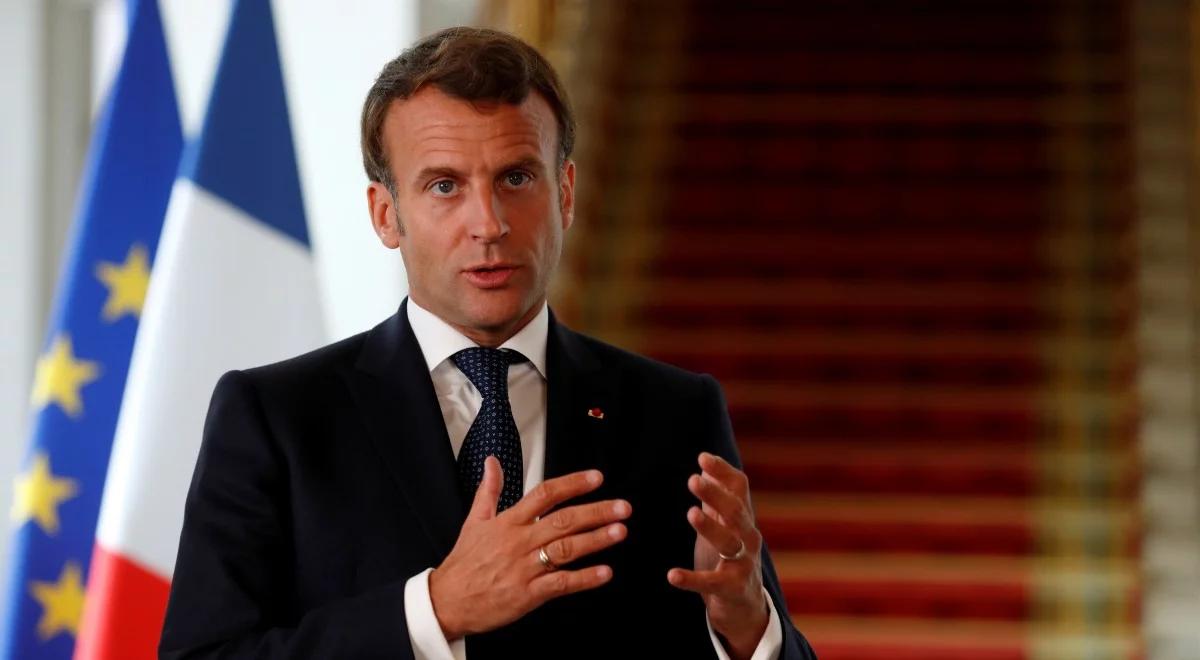Emmanuel Macron: nie można czekać ze zniesieniem kwarantanny na szczepionkę