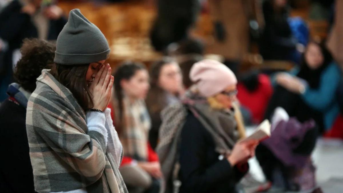 Religijność pokolenia Z. Zaskakujące badanie. Trend się odwraca