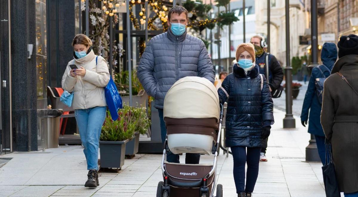 Koronawirus: Omikron tuż przy polskiej granicy. Kolejny kraj potwierdził obecność nowego wariantu