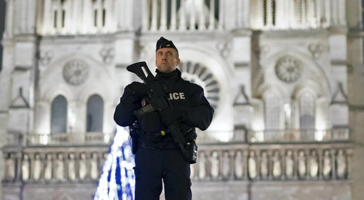 100 tys. policjantów i żołnierzy na ulicach. Tak wygląda Boże Narodzenie we Francji