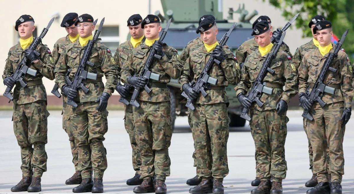 Najnowszy sondaż: polityka obronna PiS czy rządu Tuska? Zaskakujący wynik
