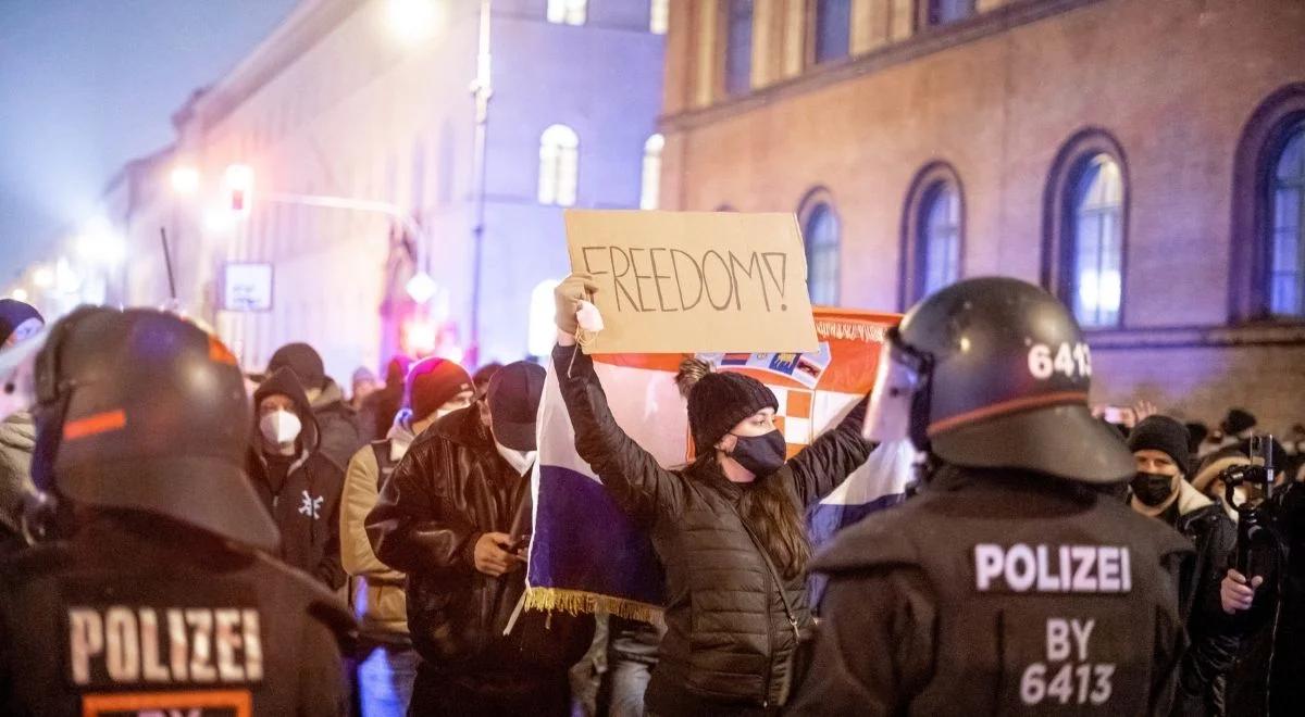 Niemcy: protesty przeciwko obowiązkowym szczepieniom na COVID-19. Doszło do starć z policją